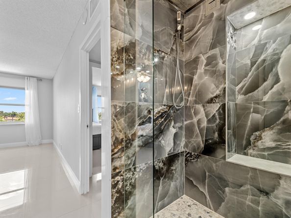 1200 Hibiscus Avenue 401, Pompano Beach FL 33062