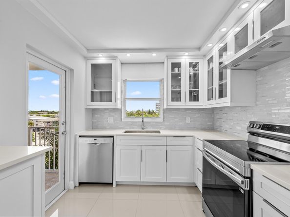 1200 Hibiscus Avenue 401, Pompano Beach FL 33062