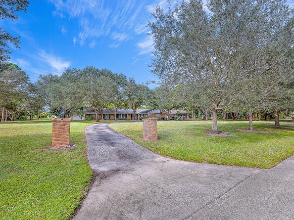 8267 Nashua Drive, Palm Beach Gardens FL 33418