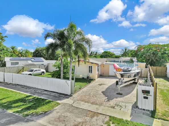 2171 SW 36th Ter, Fort Lauderdale FL 33312