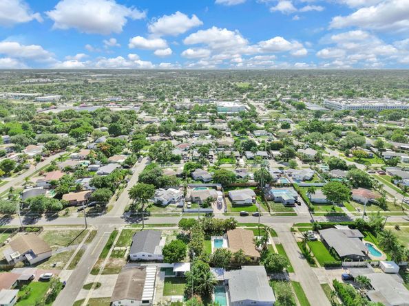 2171 SW 36th Ter, Fort Lauderdale FL 33312