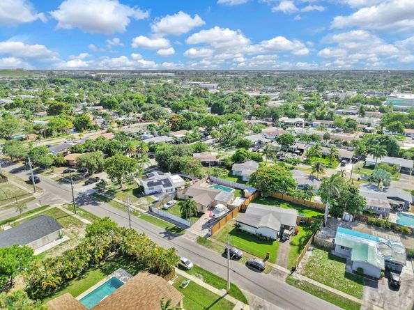 2171 SW 36th Ter, Fort Lauderdale FL 33312