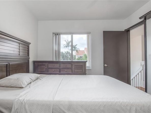 3625 Murano Dr, Hollywood FL 33021