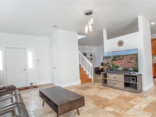 3625 Murano Dr, Hollywood FL 33021