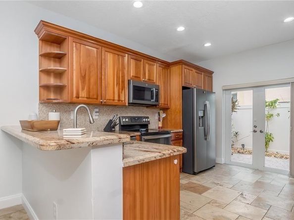 3625 Murano Dr, Hollywood FL 33021