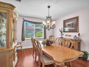 317 E Garden Cove Circle, Davie FL 33325