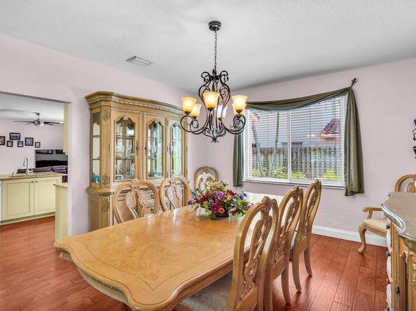 317 E Garden Cove Circle, Davie FL 33325
