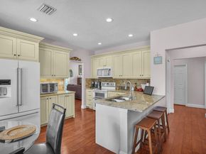 317 E Garden Cove Circle, Davie FL 33325