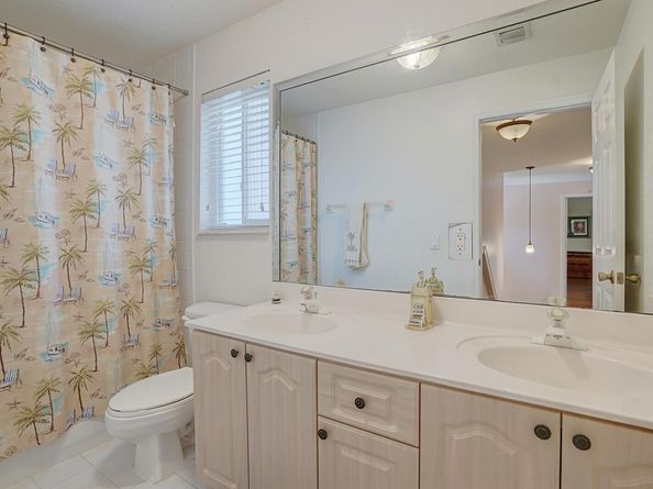 317 E Garden Cove Circle, Davie FL 33325