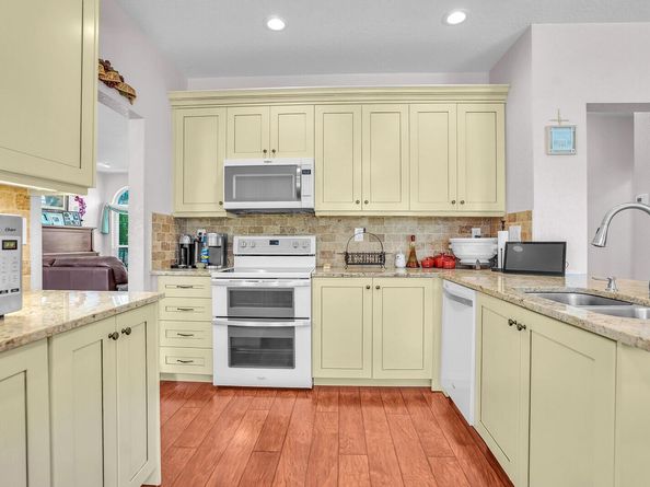 317 E Garden Cove Circle, Davie FL 33325