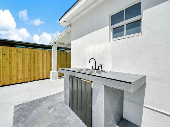 4040 SW 108th Avenue, Miami FL 33165