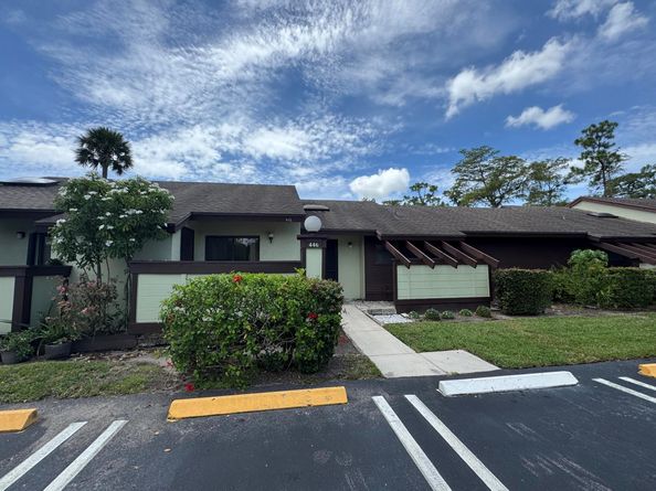 446 Knollwood Court, Royal Palm Beach FL 33411