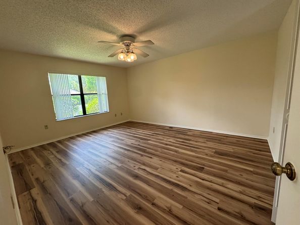 446 Knollwood Court, Royal Palm Beach FL 33411