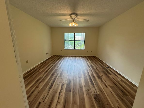446 Knollwood Court, Royal Palm Beach FL 33411