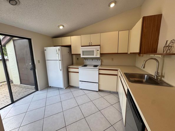 446 Knollwood Court, Royal Palm Beach FL 33411