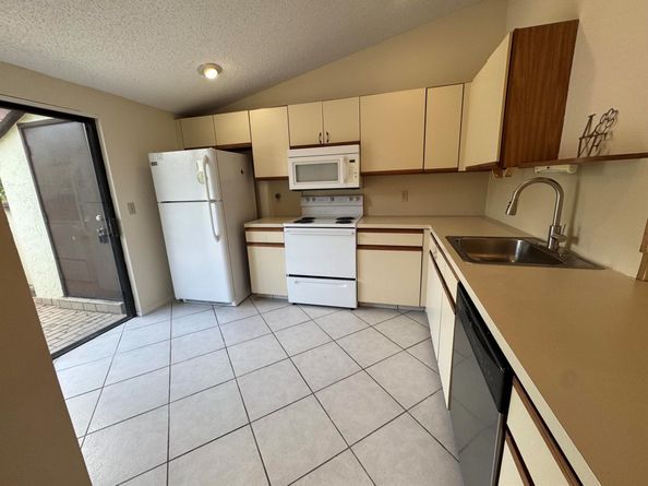 446 Knollwood Court, Royal Palm Beach FL 33411