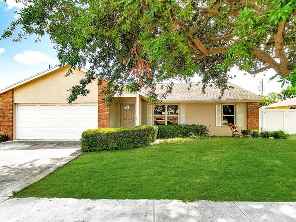 981 Wynndale Way, Lantana FL 33462
