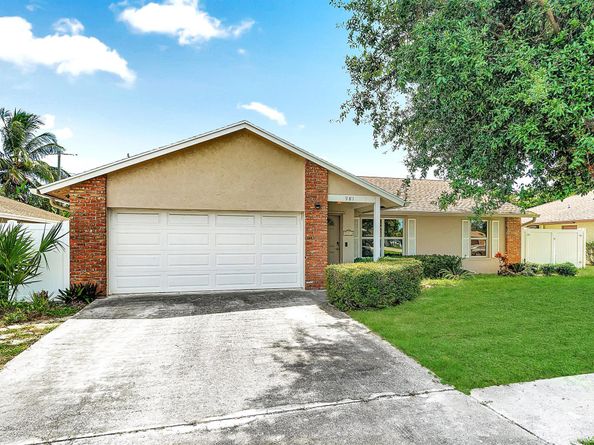 981 Wynndale Way, Lantana FL 33462