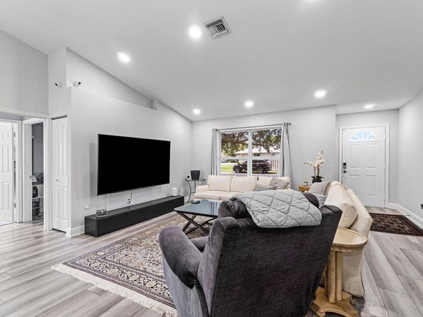 981 Wynndale Way, Lantana FL 33462