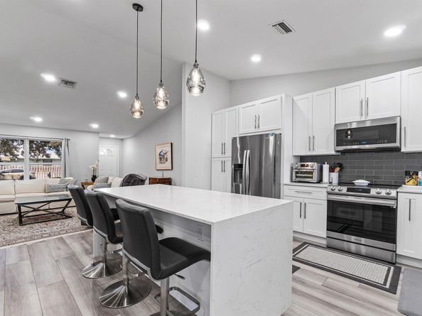 981 Wynndale Way, Lantana FL 33462