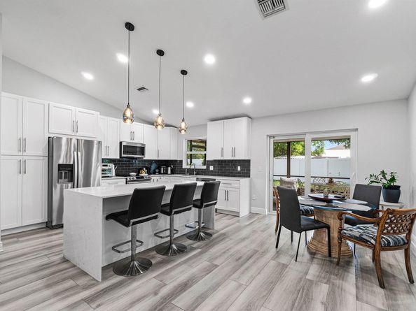 981 Wynndale Way, Lantana FL 33462