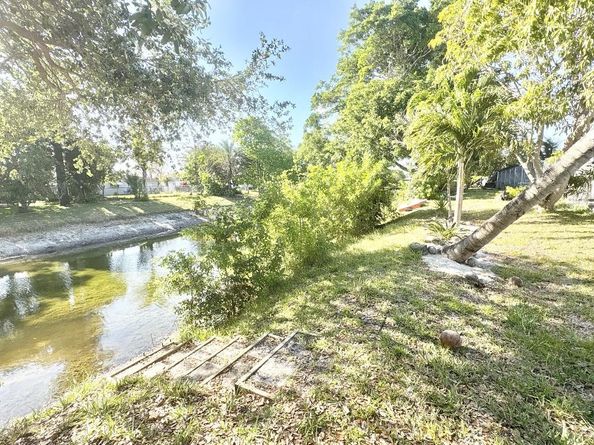 22335 Boulder St, Boca Raton FL 33428