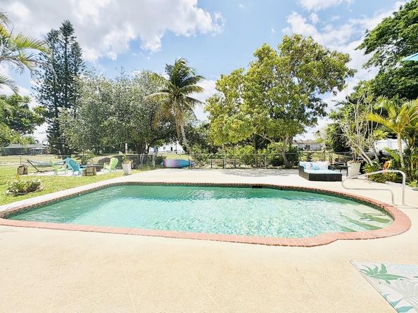 22335 Boulder St, Boca Raton FL 33428