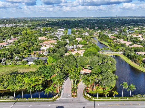 2753 W Stonebrook Cir, Davie FL 33330
