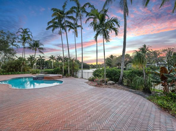 2753 W Stonebrook Cir, Davie FL 33330
