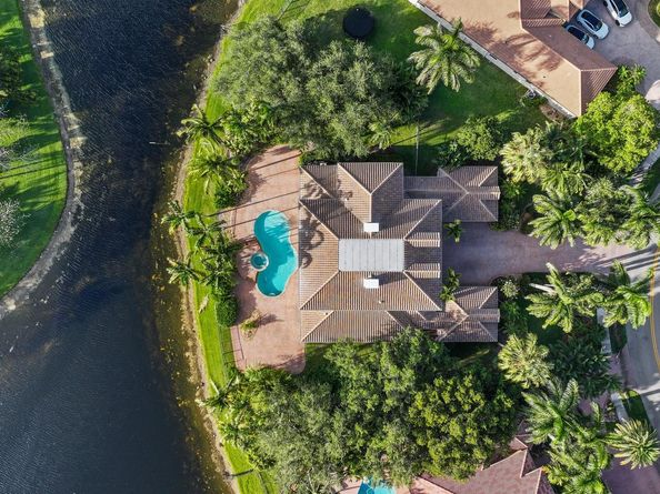2753 W Stonebrook Cir, Davie FL 33330