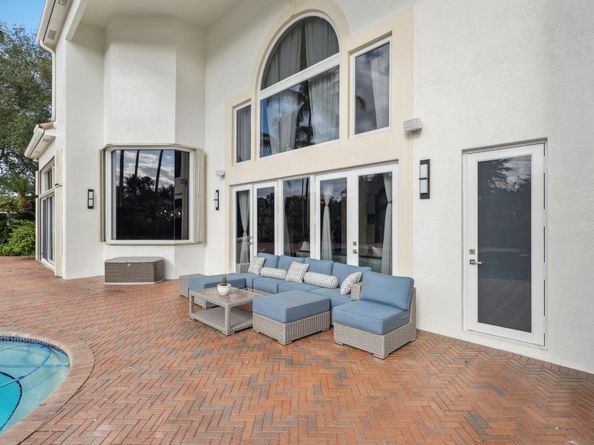 2753 W Stonebrook Cir, Davie FL 33330