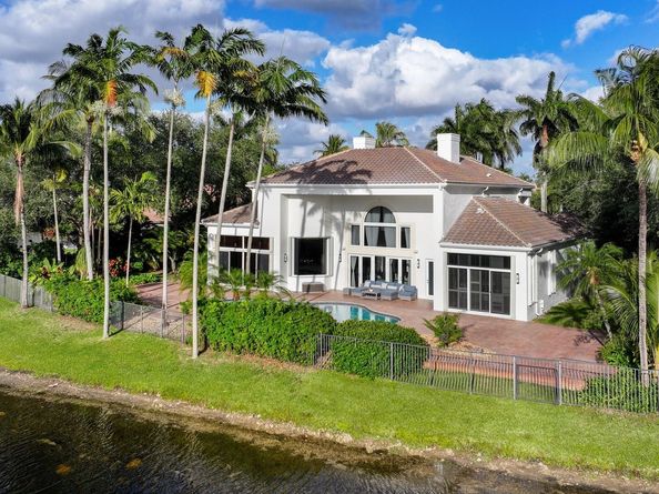 2753 W Stonebrook Cir, Davie FL 33330