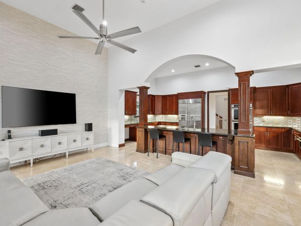 2753 W Stonebrook Cir, Davie FL 33330