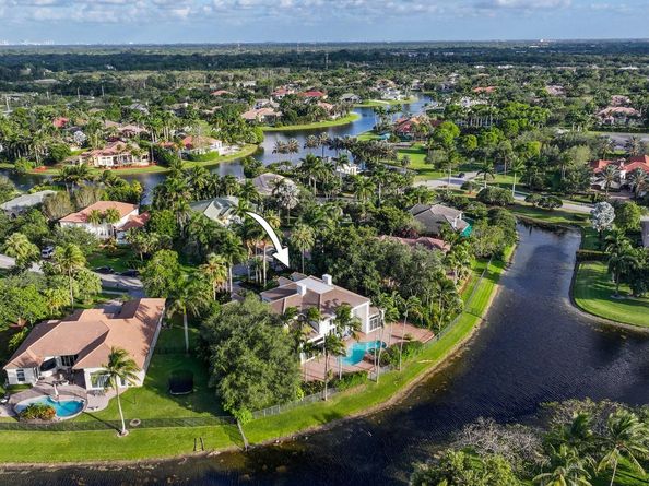 2753 W Stonebrook Cir, Davie FL 33330