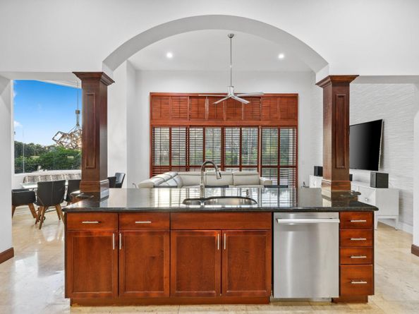 2753 W Stonebrook Cir, Davie FL 33330