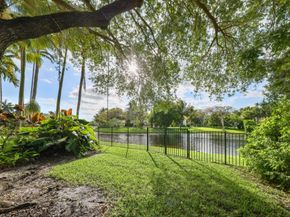 2753 W Stonebrook Cir, Davie FL 33330