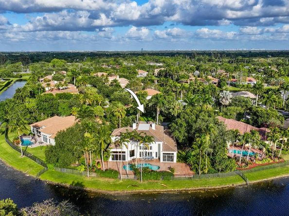 2753 W Stonebrook Cir, Davie FL 33330