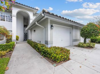 11602 Briarwood Circle