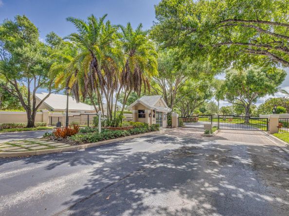 2354 Saratoga Bay Drive, West Palm Beach FL 33409