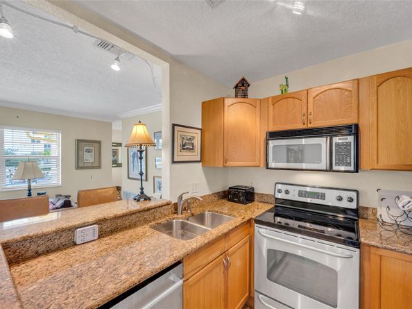 341 N Birch Rd 204, Fort Lauderdale FL 33304