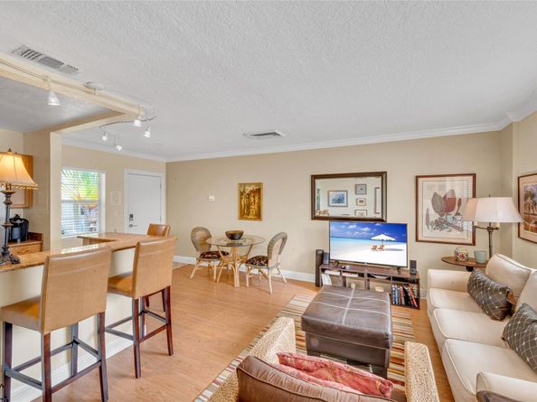 341 N Birch Rd 204, Fort Lauderdale FL 33304