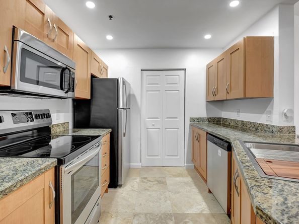 3207 Clint Moore Road Apt 206, Boca Raton FL 33496