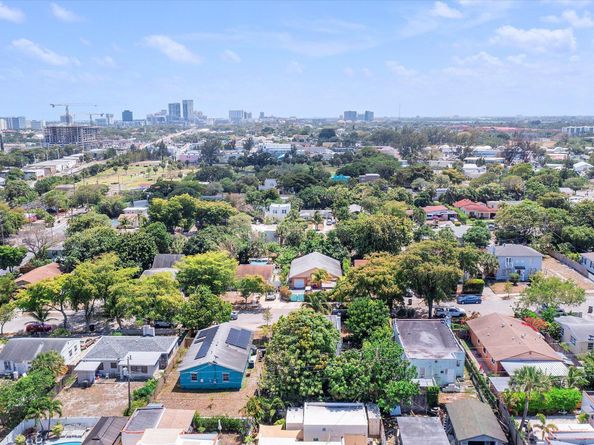 815 30th Court, West Palm Beach FL 33407