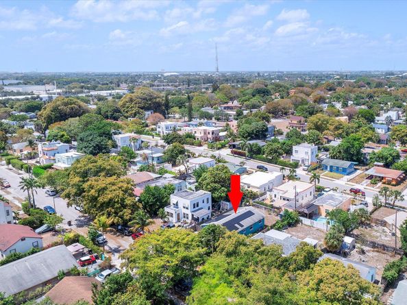 815 30th Court, West Palm Beach FL 33407