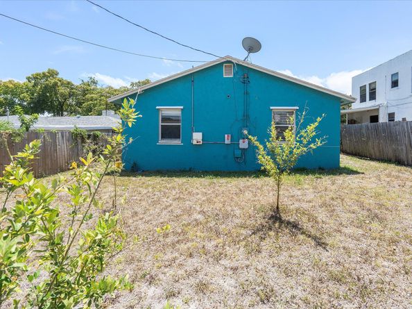 815 30th Court, West Palm Beach FL 33407