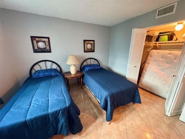 4401 NW 41st St 110, Lauderdale Lakes FL 33319