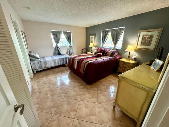4401 NW 41st St 110, Lauderdale Lakes FL 33319
