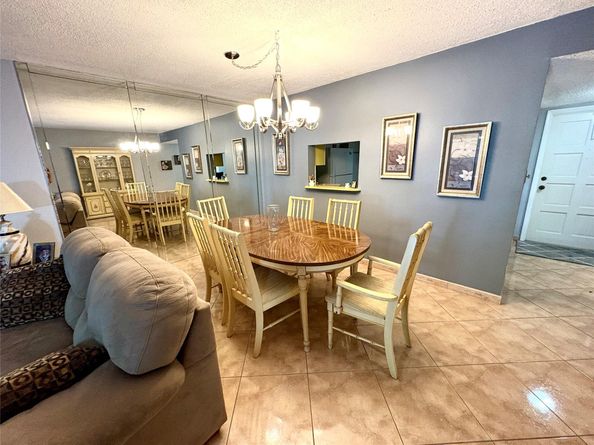 4401 NW 41st St 110, Lauderdale Lakes FL 33319