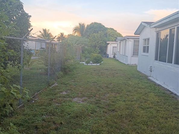 4681 NW 43rd Ct, Lauderdale Lakes FL 33319