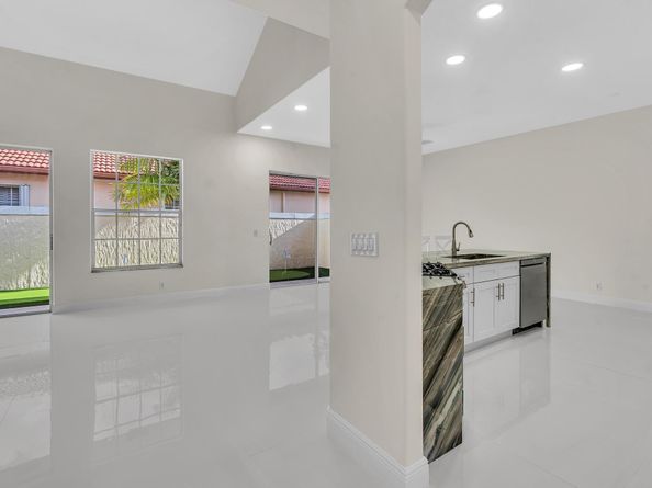 36 Monterey Pointe Drive, Palm Beach Gardens FL 33418